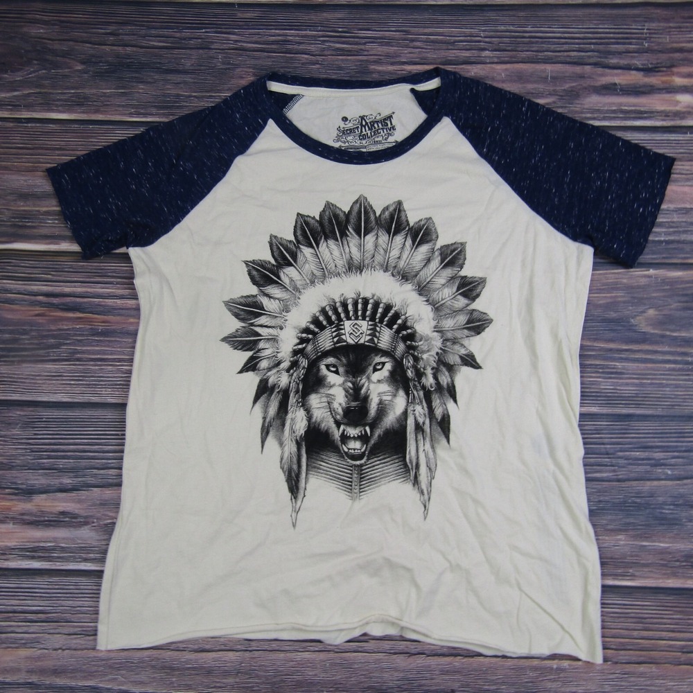 Secret Artist Collective Graphic Tee Womens L Cream Wolf Headdress Raglan Javi